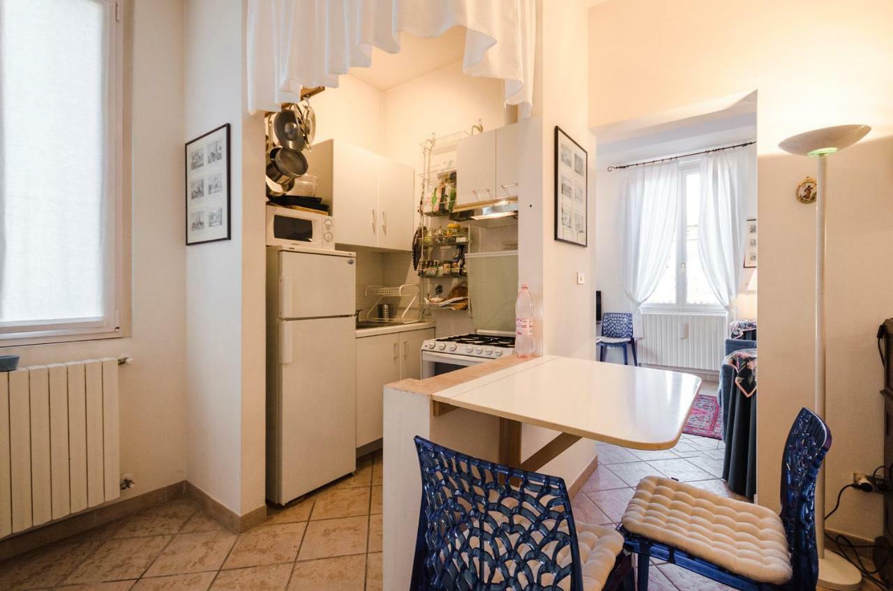 Lupari Apartment, Palazzo Storico Sotto Le Due Torri Bologna Luaran gambar