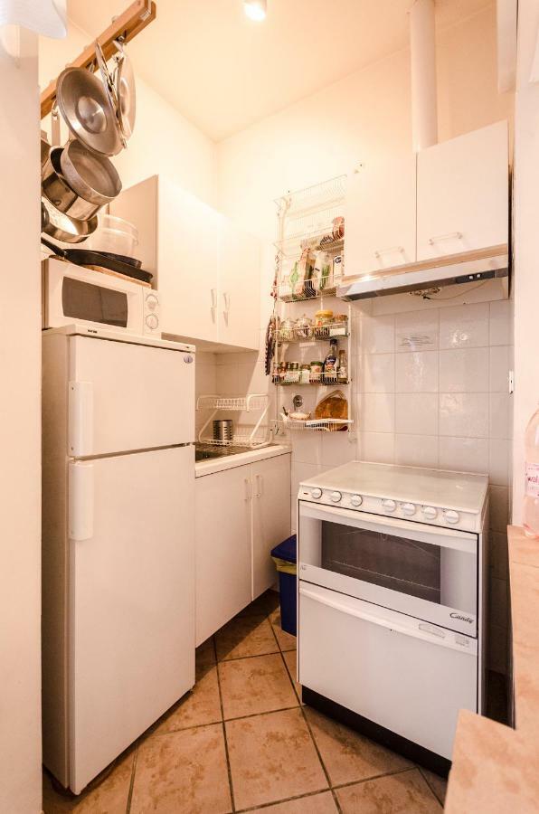 Lupari Apartment, Palazzo Storico Sotto Le Due Torri Bologna Luaran gambar