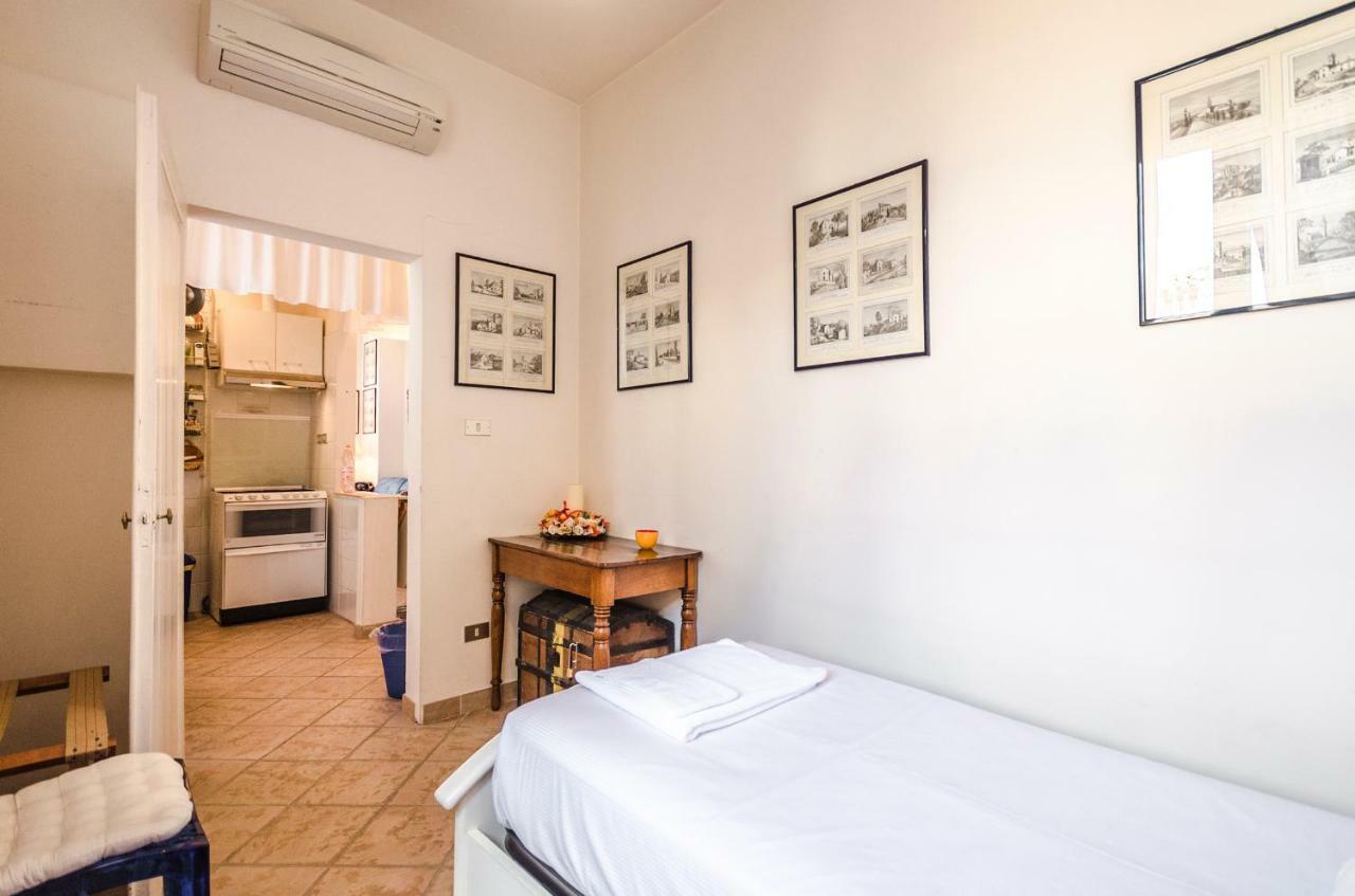 Lupari Apartment, Palazzo Storico Sotto Le Due Torri Bologna Luaran gambar